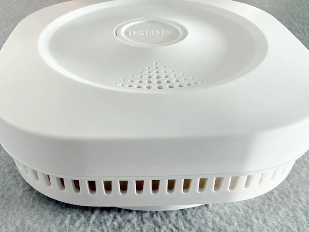 Sensereo MS-1 smoke entry ventilation holes