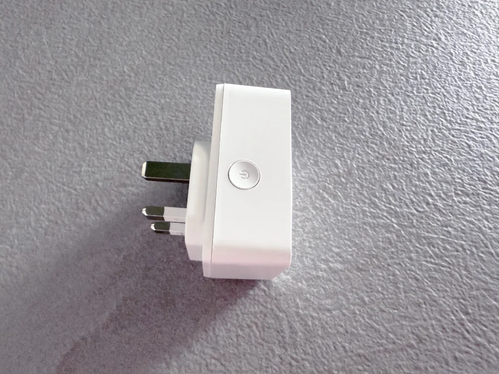 Tapo P110M power button