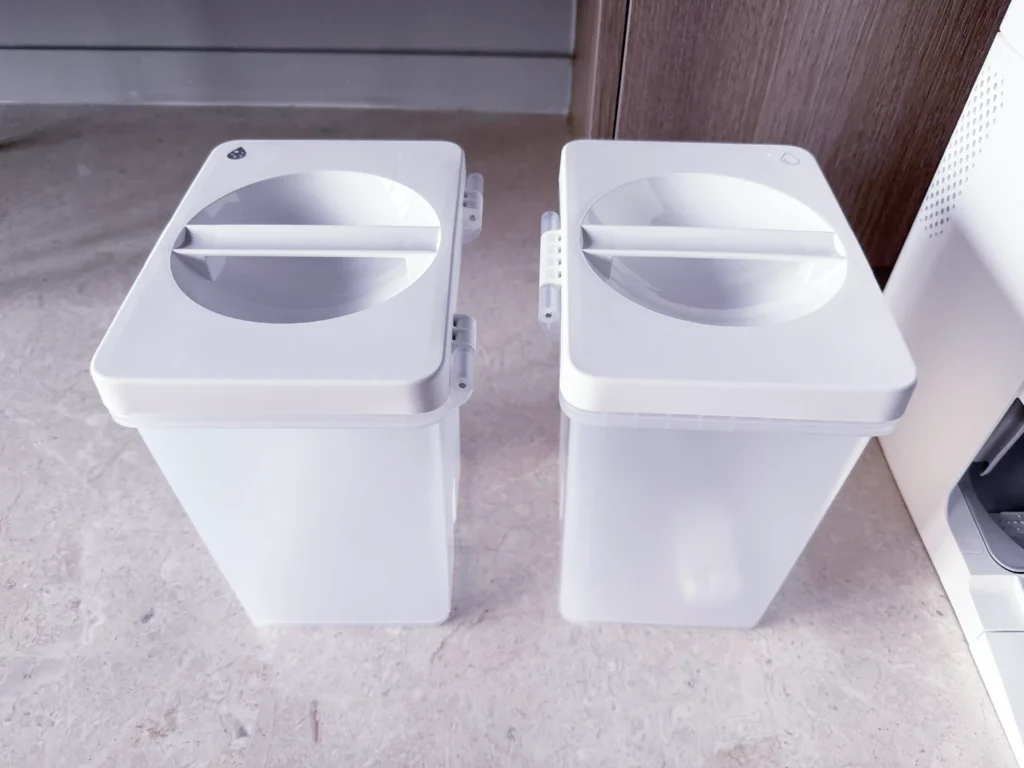 a size necessary to accommodate the large tanks, and weighs approximately 11 kilograms (who needs dumbbells when you've got this?).