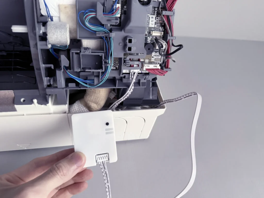 Spacemate air conditioner module connected to Mitsubishi Electric Starmex MSXY CN105 communications port